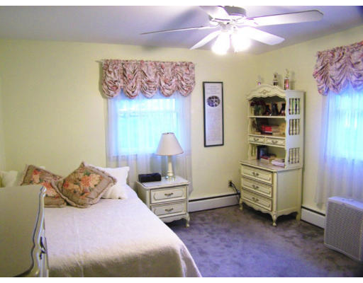 36 Chandler Road Andover, MA 01810 - Photo 10 of 21 Gallery Image 10