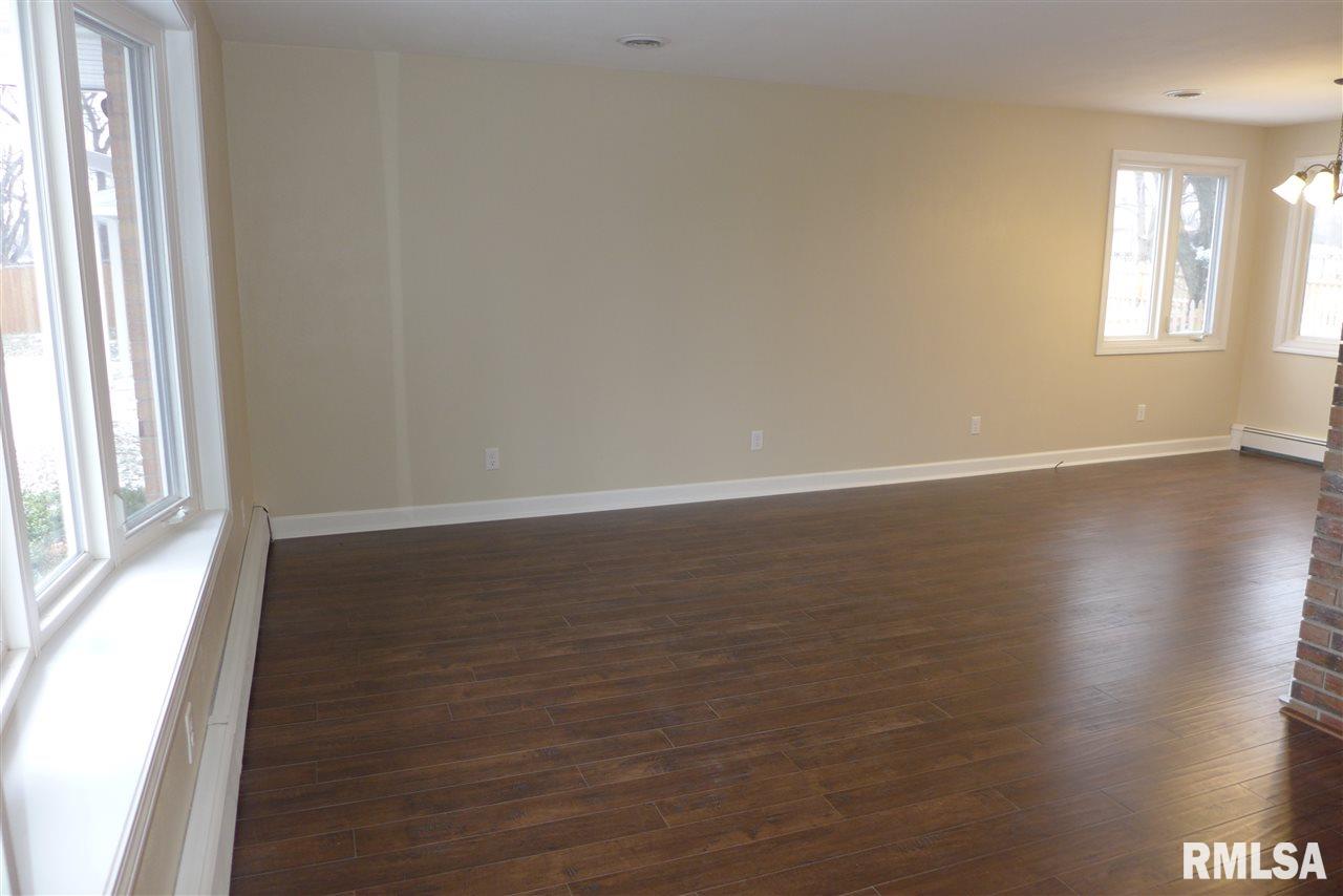 2014 West Alta Road Peoria, IL 61615 - Photo 11 of 27 Gallery Image 11