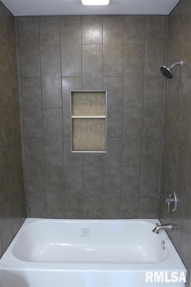 2014 West Alta Road Peoria, IL 61615 - Photo 15 of 27 Gallery Image 15