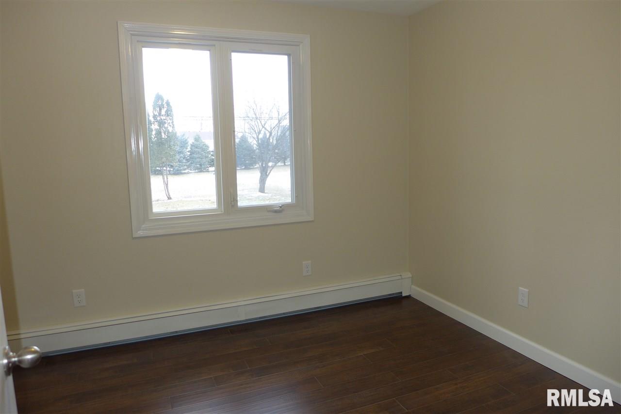 2014 West Alta Road Peoria, IL 61615 - Photo 16 of 27 Gallery Image 16