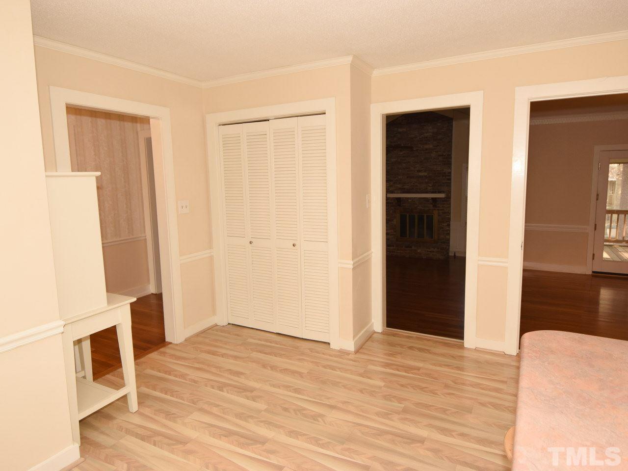 6704 Sunhaven Place Raleigh, NC 27615 - Photo 9 of 21 Gallery Image 9