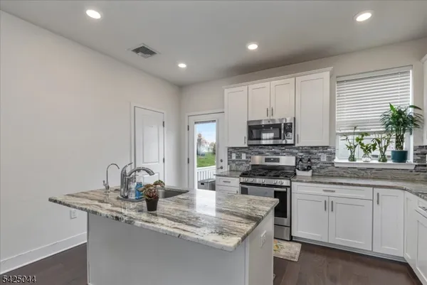 $635,000 | 309 Saratoga Court, Somerville, NJ 08876