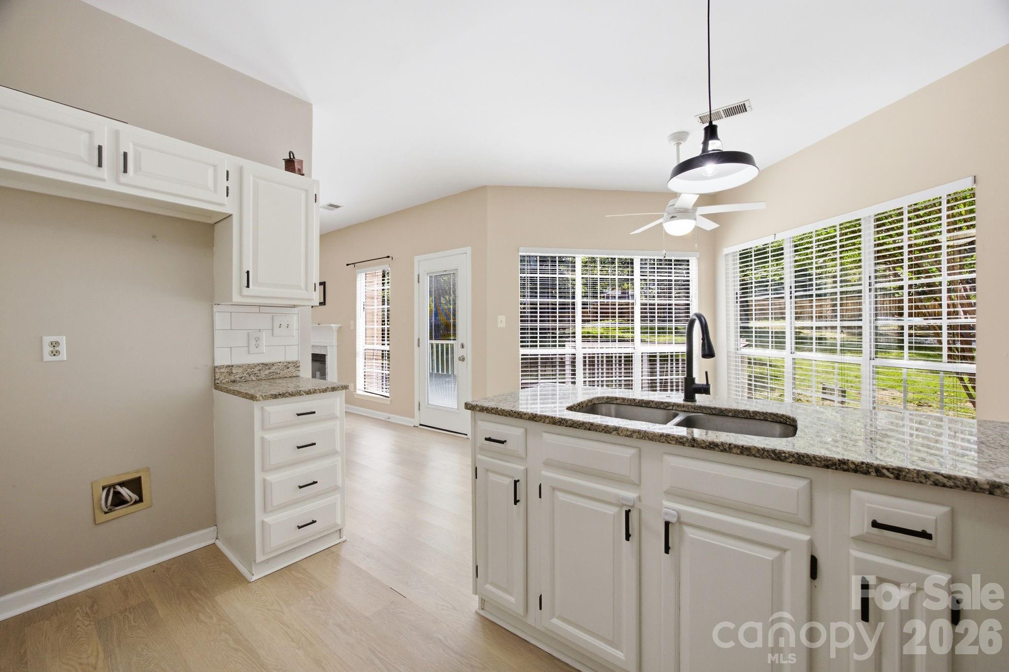 8048 Hunley Ridge Road Matthews, NC 28104 - Photo 7 of 29