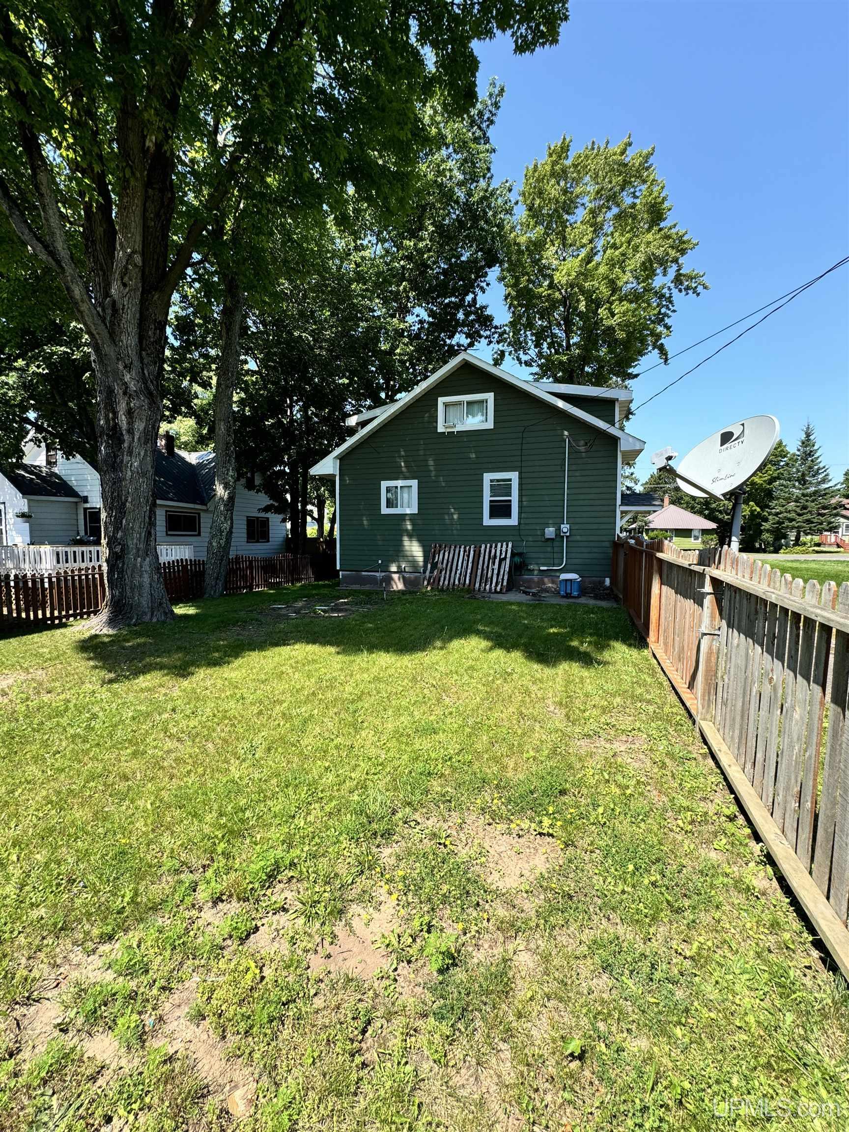 415 North 3rd Street L'Anse, MI 49946 - Photo 4 of 20