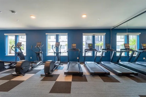 $1,469 | 1690 North Loop, Unit 326, Houston, TX 77009