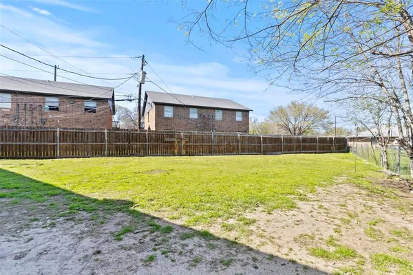 $1,550 | 908 Isbell Road, Unit D, Fort Worth, TX 76114