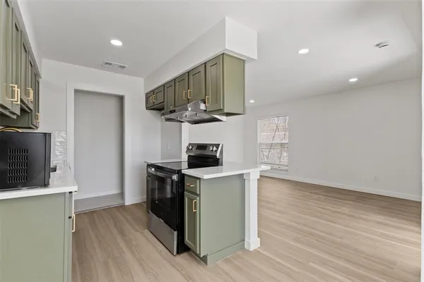 $1,550 | 908 Isbell Road, Unit D, Fort Worth, TX 76114