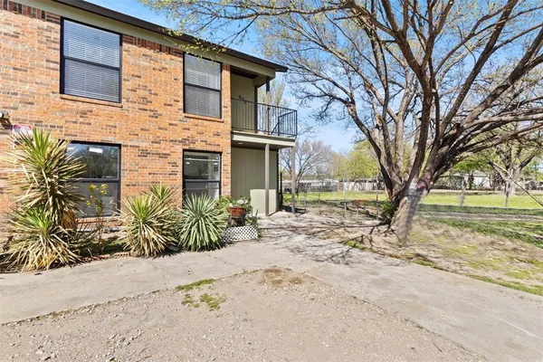 $1,550 | 908 Isbell Road, Unit D, Fort Worth, TX 76114