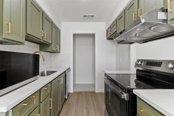 $1,550 | 908 Isbell Road, Unit D, Fort Worth, TX 76114