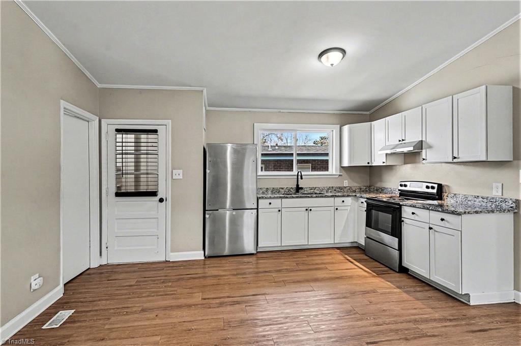 511 Saunders Place, Unit B High Point, NC 27260 - Photo 4 of 17