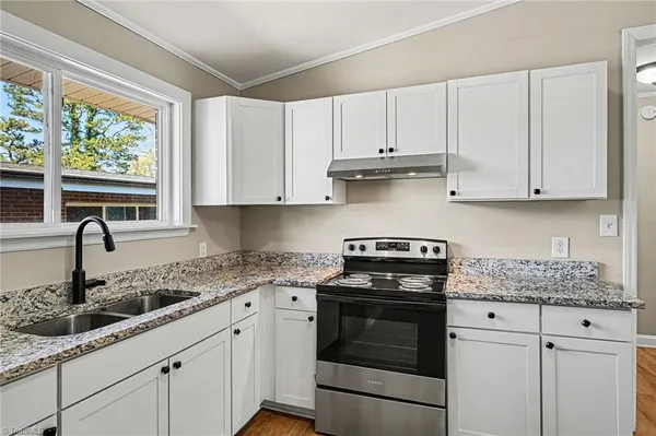 $1,050 | 511 Saunders Place, Unit B, High Point, NC 27260