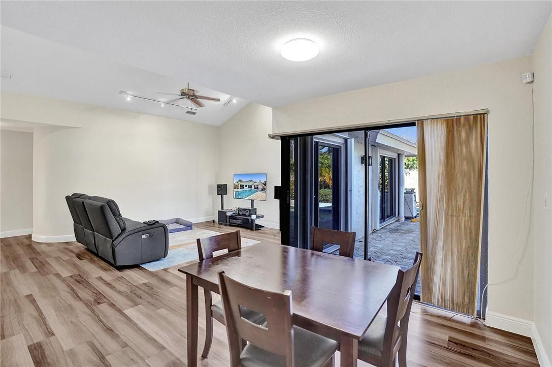127 Laurel Road Hollywood, FL 33021 - Photo 12 of 35 Photo 12