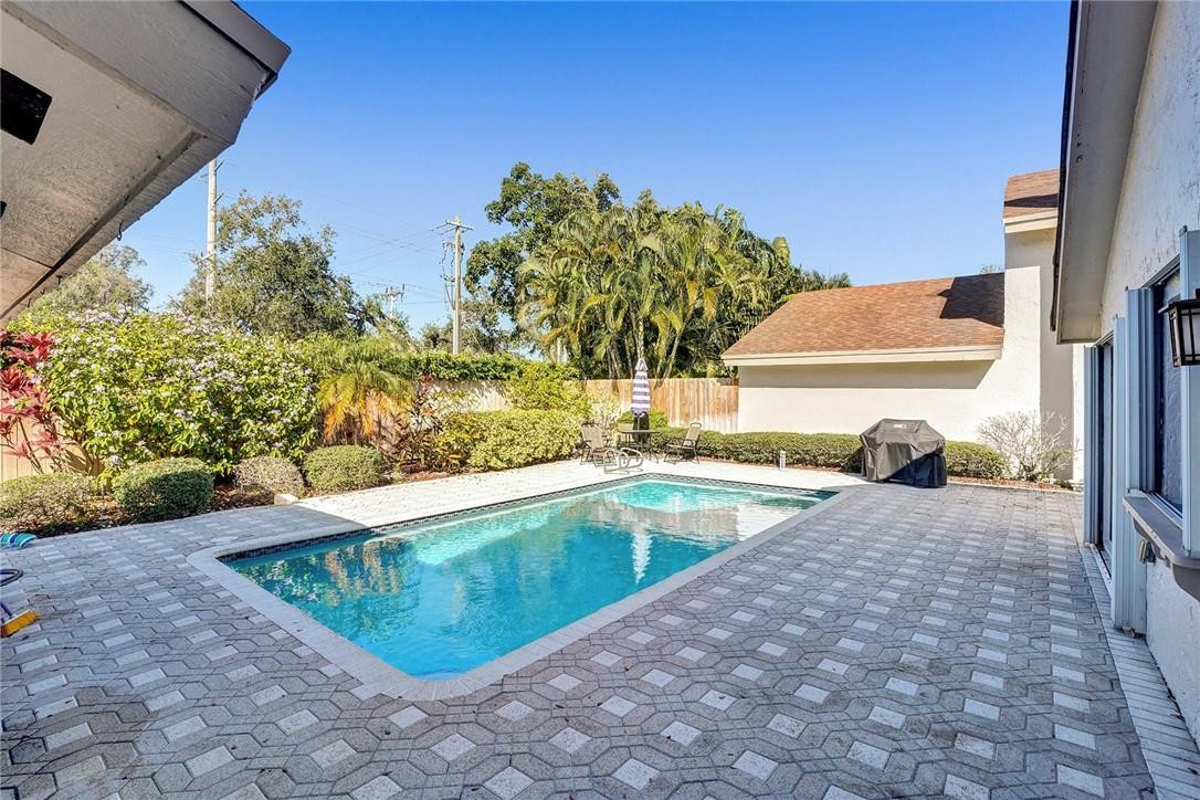 127 Laurel Road Hollywood, FL 33021 - Photo 30 of 35 Photo 30