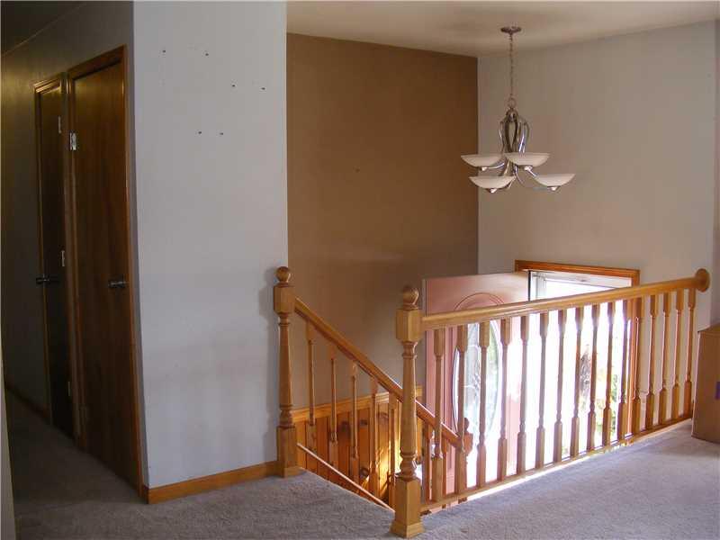 2003 Cowling Road Scottdale, PA 15683 - Photo 3 of 18 Entry/Foyer.