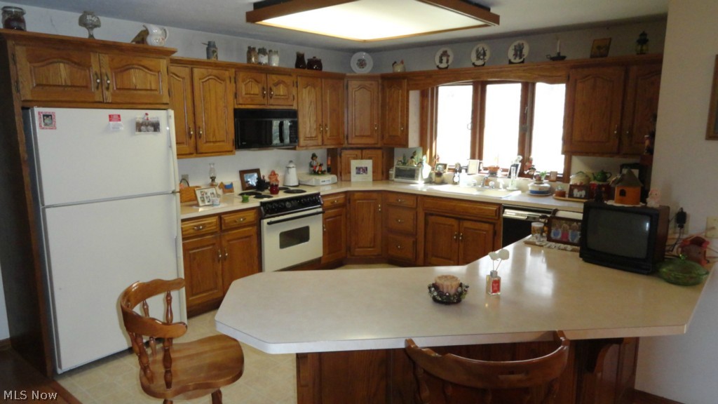 4707 Deis Hill Road Northwest Dover, OH 44622 - Photo 4 of 20