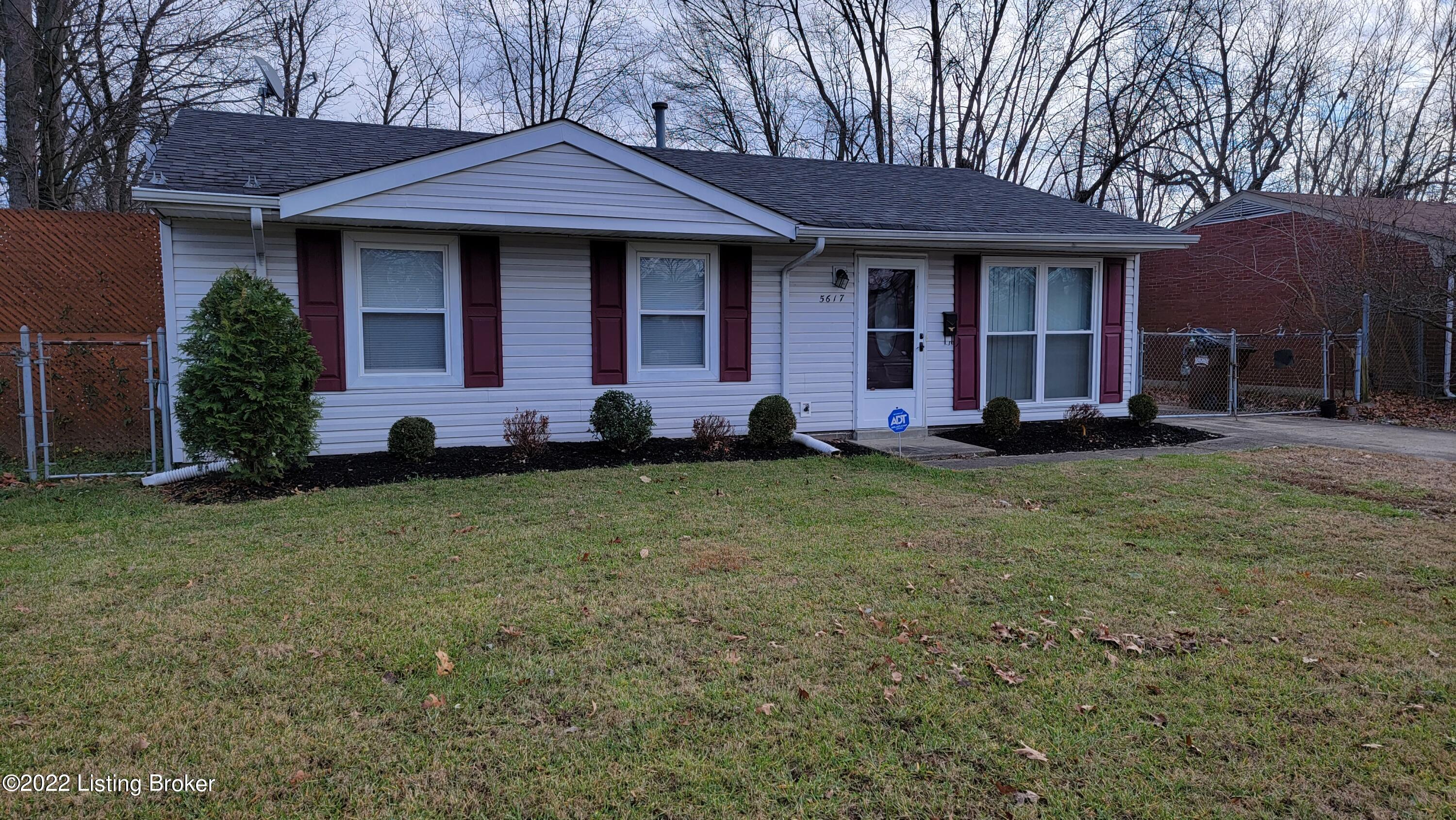 5617 Ridgecrest Road Louisville, KY 40218 - Photo 3 of 16 Front