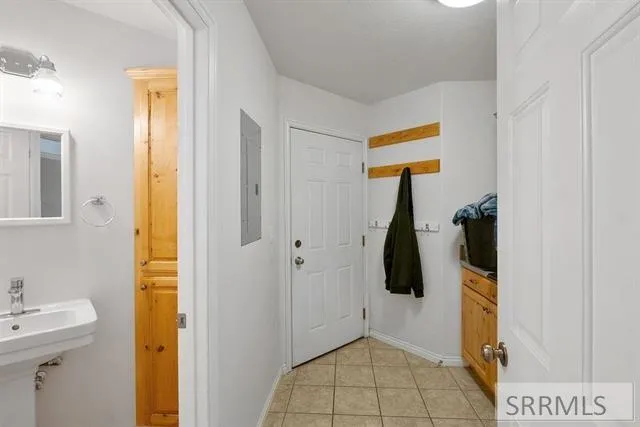 $525,000 | 100 Mountain View Drive, McCammon, ID 83250