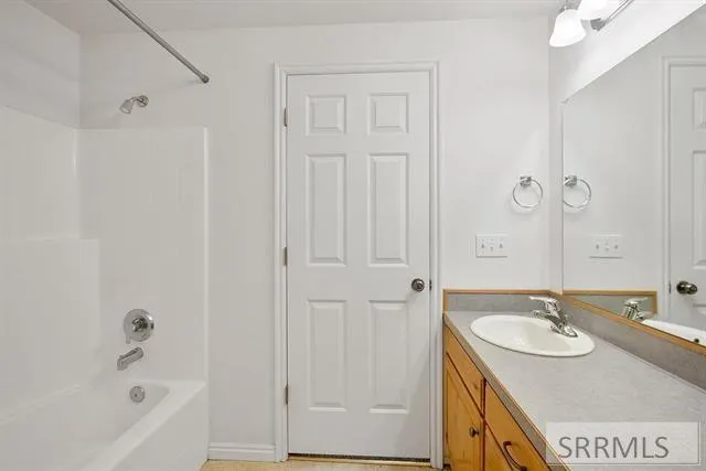 $525,000 | 100 Mountain View Drive, McCammon, ID 83250