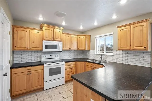 $525,000 | 100 Mountain View Drive, McCammon, ID 83250