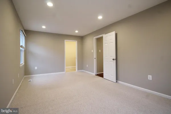 $3,995 | 4500 Lantern Place, Alexandria, VA 22306