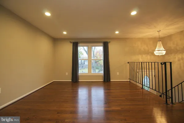 $3,995 | 4500 Lantern Place, Alexandria, VA 22306