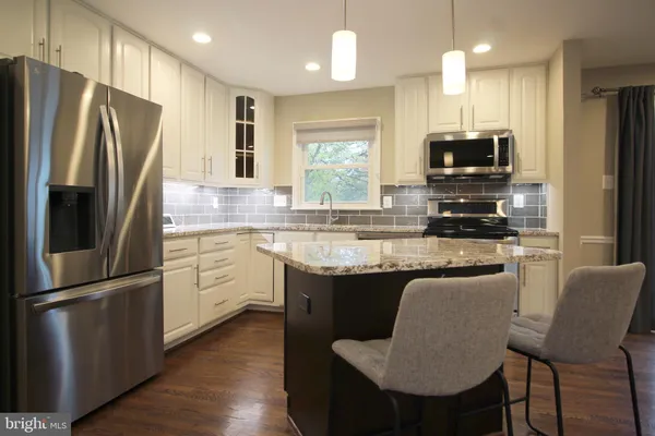 $3,995 | 4500 Lantern Place, Alexandria, VA 22306