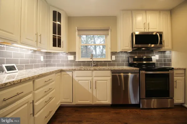 $3,995 | 4500 Lantern Place, Alexandria, VA 22306