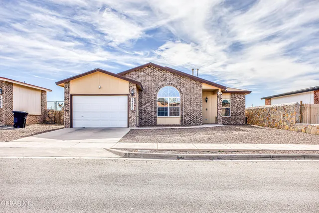 $190,000 | 14320 Escalera Drive, Horizon City, TX 79928