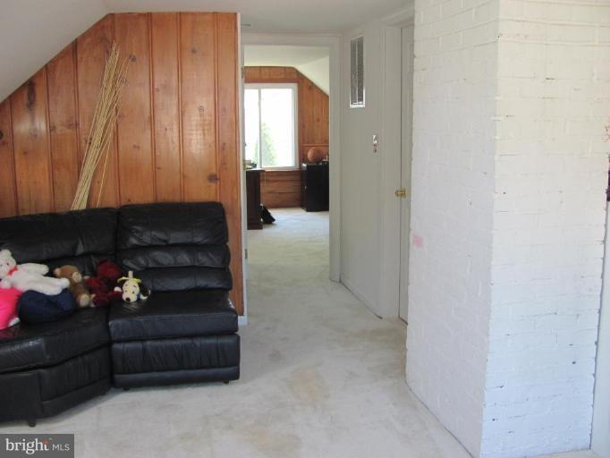 9707 Dilston Road Silver Spring, MD 20903 - Photo 20 of 24 Hallway