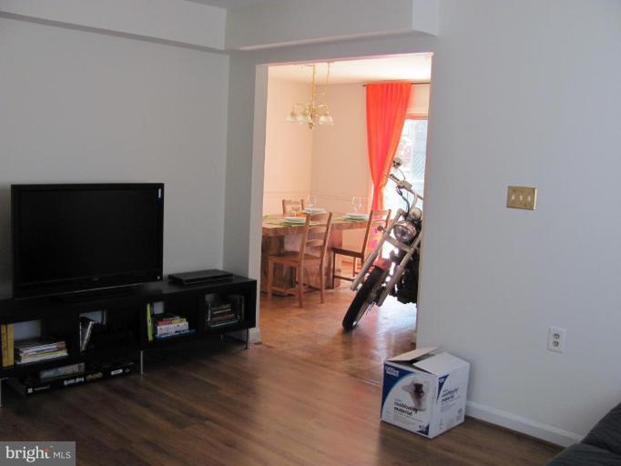 9707 Dilston Road Silver Spring, MD 20903 - Photo 10 of 24 Living Room