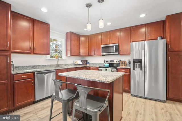 $475,000 | 8515 Foundry Run Drive, Fredericksburg, VA 22408