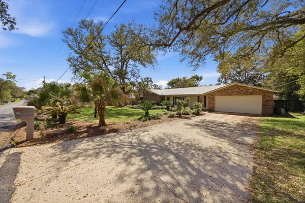 $525,000 | 157 Country Club Road, Shalimar, FL 32579