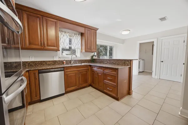 $525,000 | 157 Country Club Road, Shalimar, FL 32579