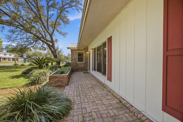 $525,000 | 157 Country Club Road, Shalimar, FL 32579