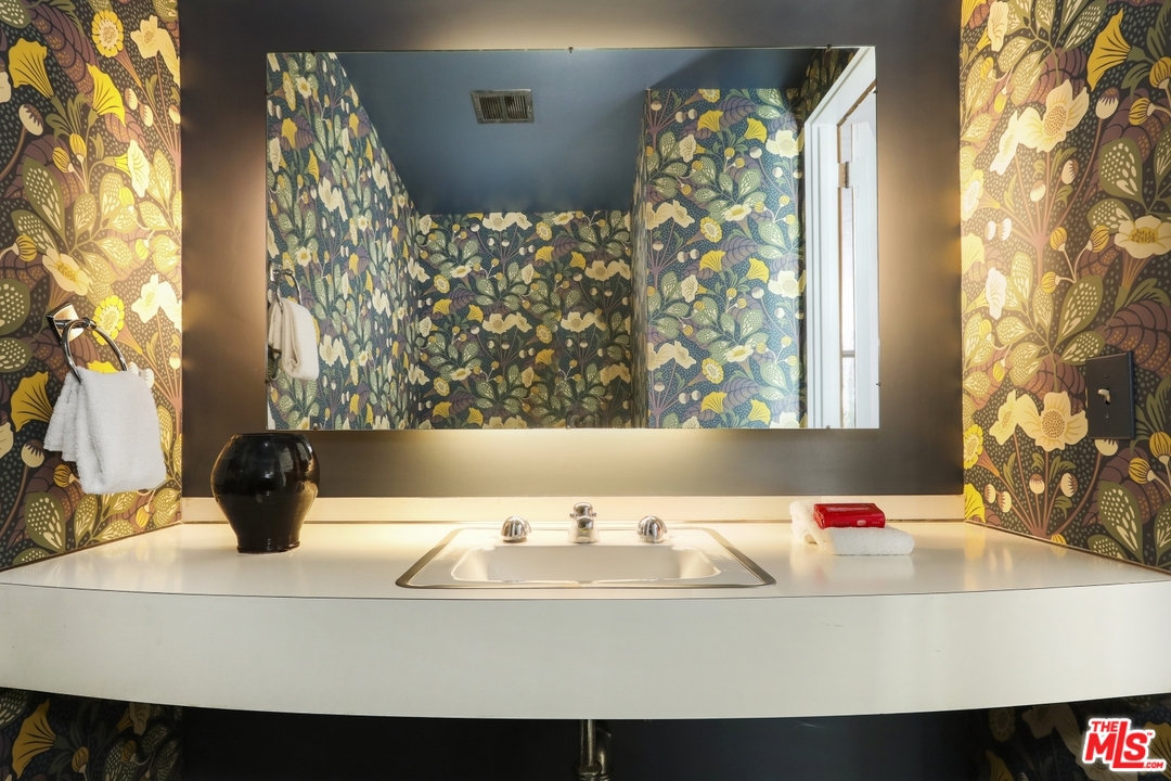 2105 Villa Heights Road Pasadena, CA 91107 - Photo 10 of 53