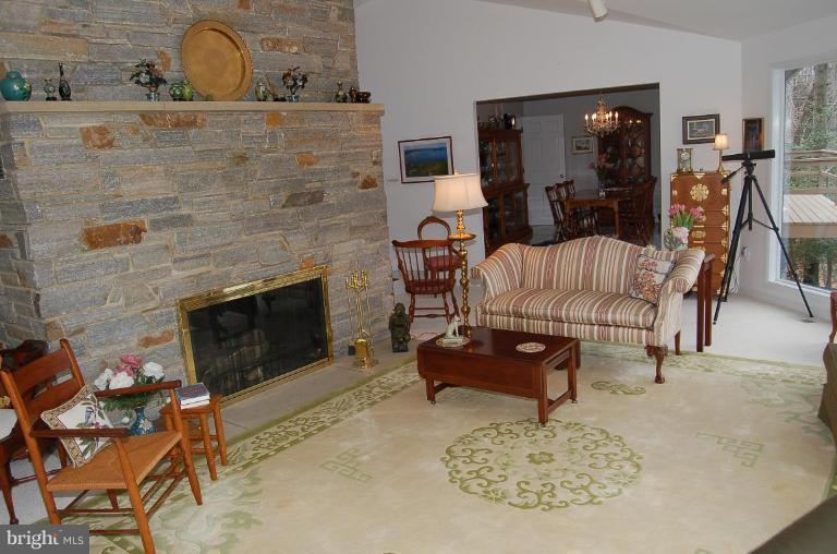 502 A Epping Forest Road Annapolis, MD 21401 - Photo 8 of 17 Living Room