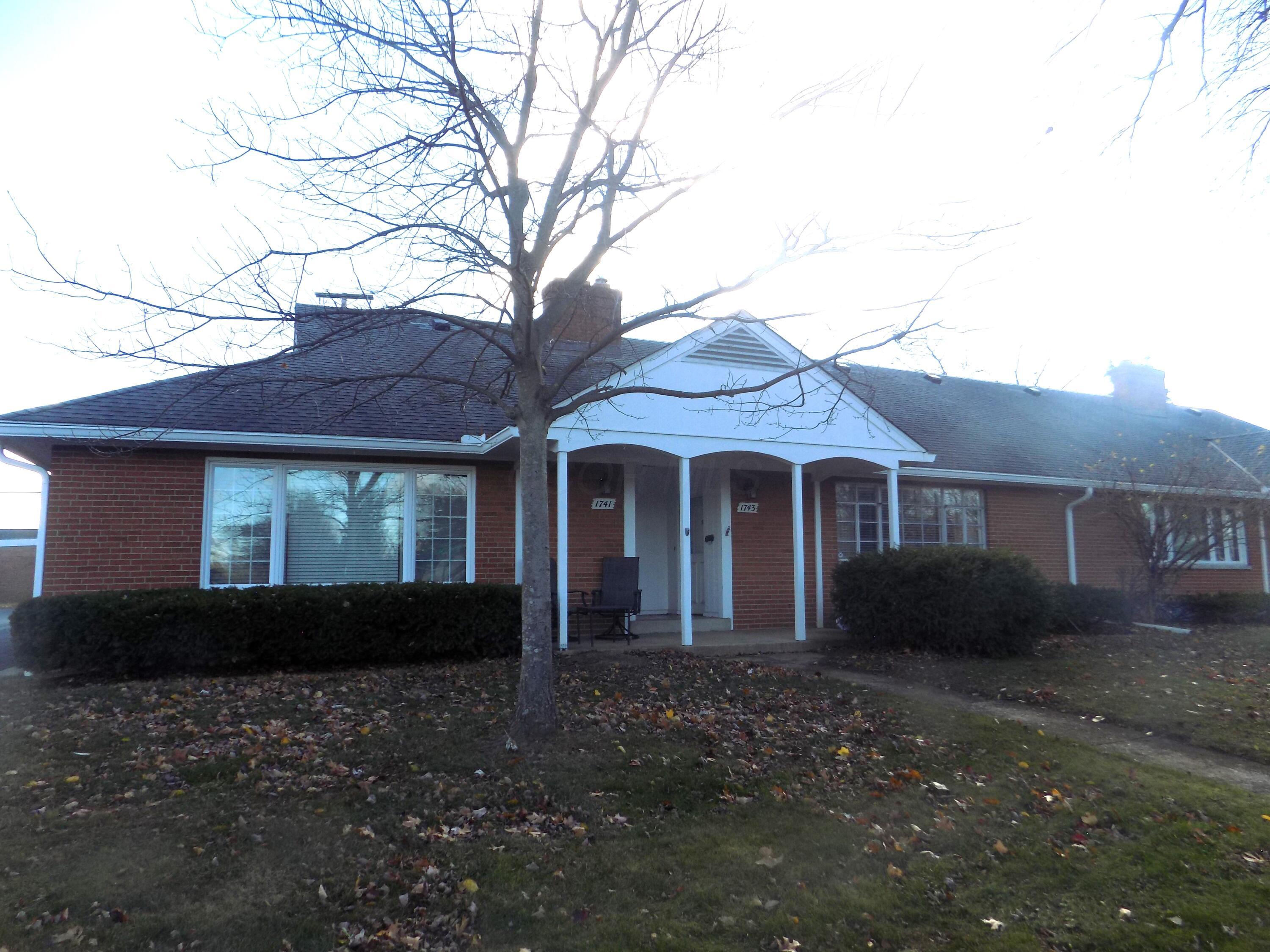 1743 Ardleigh Road Columbus, OH 43221 - Photo 29 of 29 This ranch condo is in a 4-unit building.