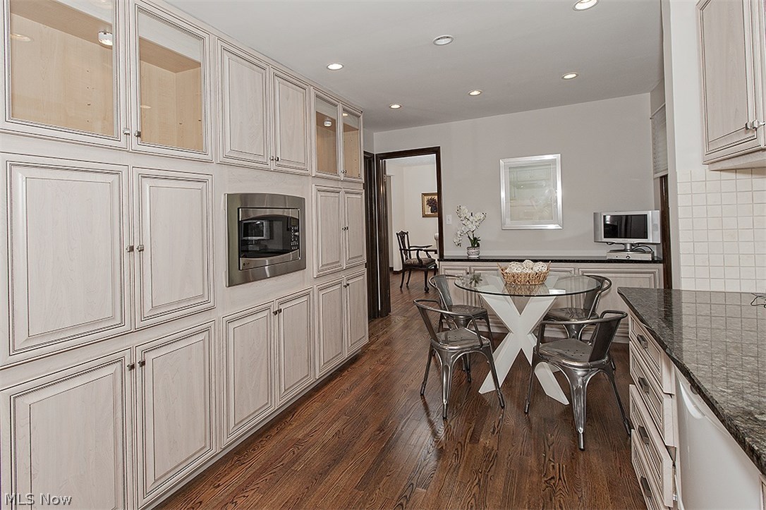 2827 Brainard Road Cleveland, OH 44124 - Photo 5 of 18 Gallery Image 5