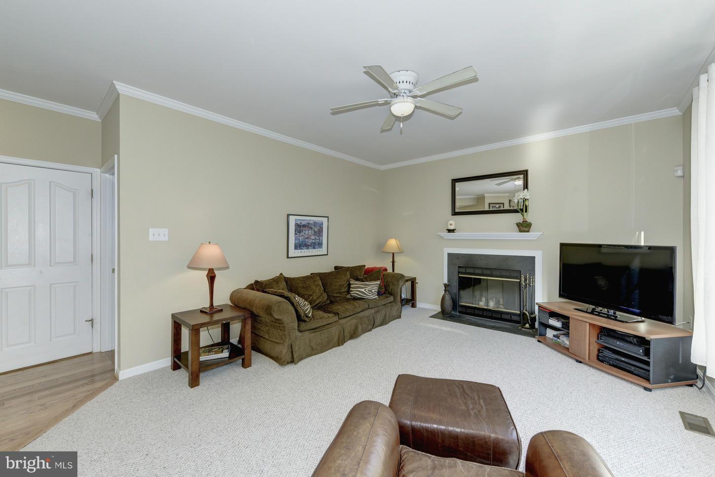 14007 Falconcrest Road Germantown, MD 20874 - Photo 14 of 29 Family Room