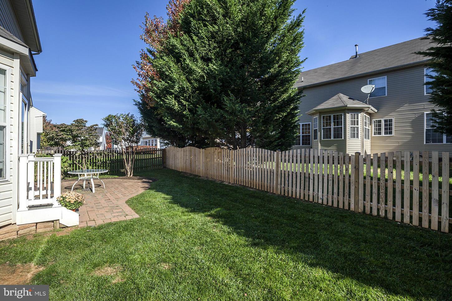 14007 Falconcrest Road Germantown, MD 20874 - Photo 29 of 29 Rear yard