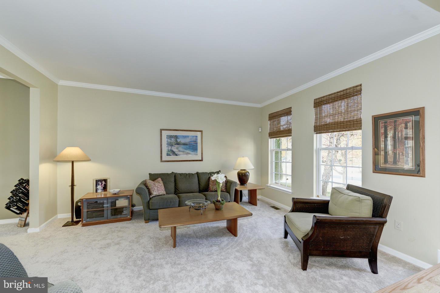 14007 Falconcrest Road Germantown, MD 20874 - Photo 4 of 29 Living Room