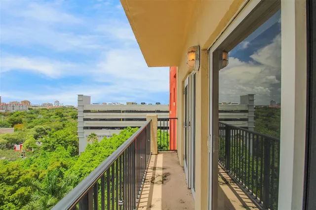 $249,900 | 3410 Coral Way, Unit 904, Miami, FL 33145