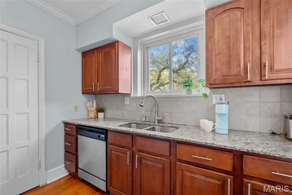 $425,000 | 7055 Dartmouth Avenue, University City, MO 63130