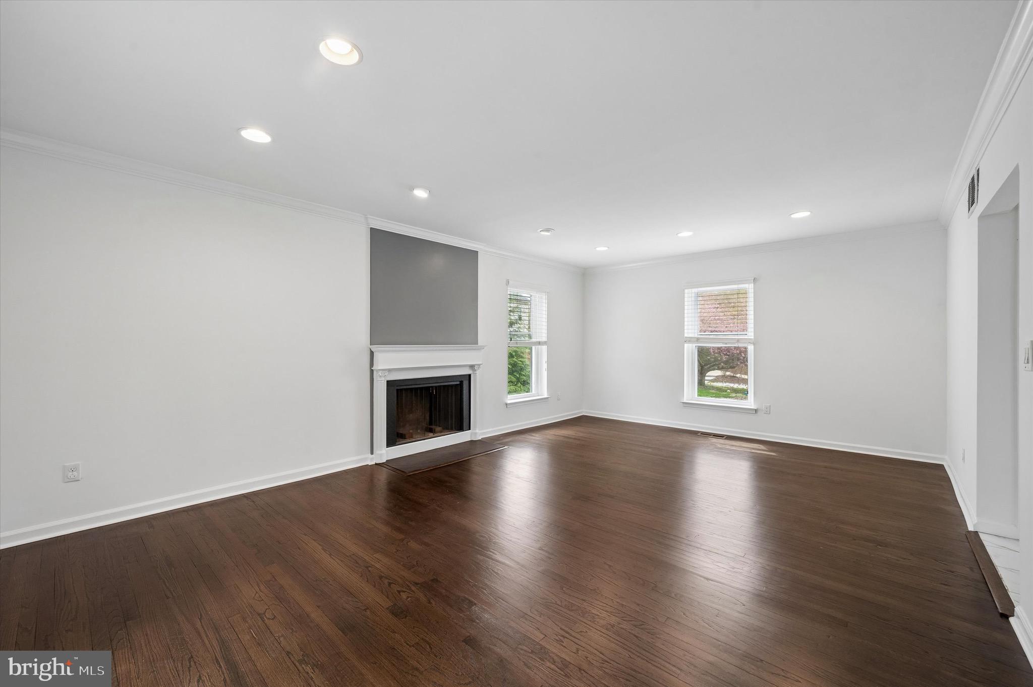 3 Hansen Court Narberth, PA 19072 - Photo 5 of 42 living room