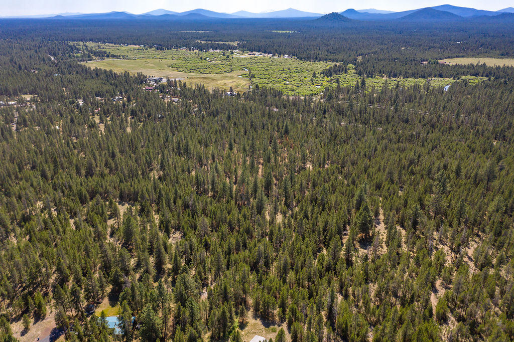 17605 Vandevert Road Bend, OR 97707 - Photo 22 of 34 22