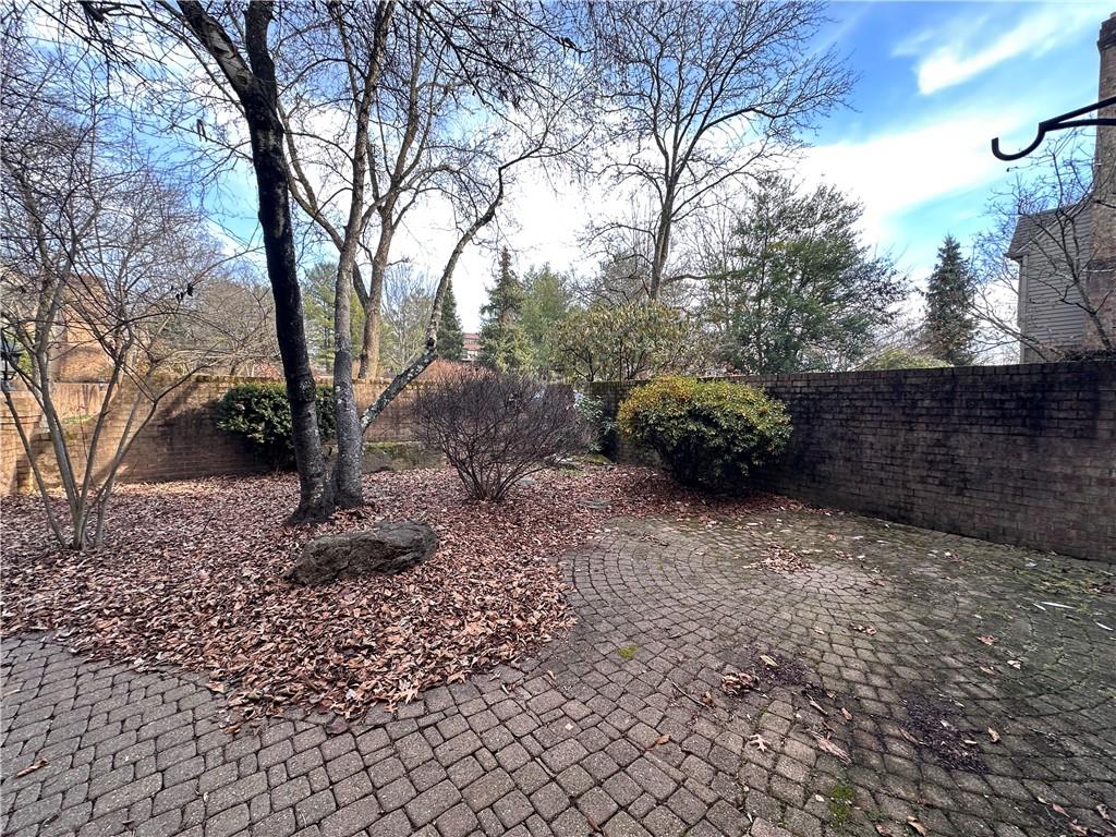403 Landon Gate Pittsburgh, PA 15215 - Photo 3 of 27 a backyard of a house with lots of green space