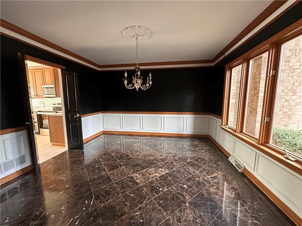 403 Landon Gate Pittsburgh, PA 15215 - Photo 6 of 27 a view of an empty room with a window