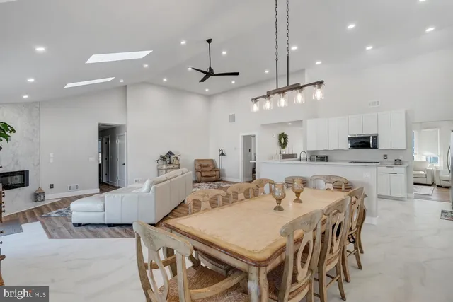 $650,000 | 148 Compass Road, Manahawkin, NJ 08050