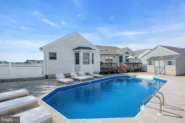 $650,000 | 148 Compass Road, Manahawkin, NJ 08050