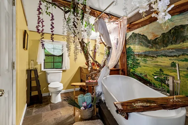 $949,900 | 5518 Highway 30, Benton, TN 37307